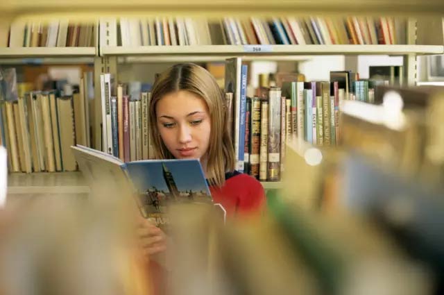 研究生和本科阶段美国留学一年费用是多少?_